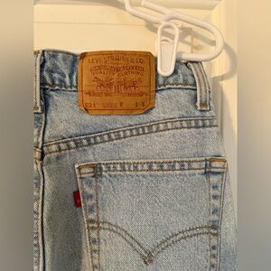 Vintage Levi’s 521 taper leg jeans
